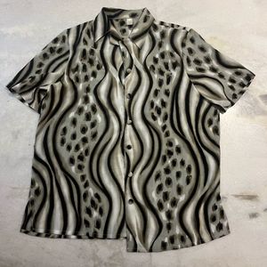 Short Sleeved Shirt With Animal Print