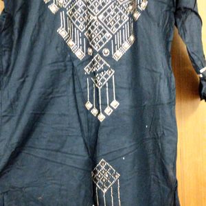 Women Black Kurta Set