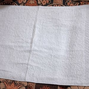 BRAND NEW HAND TOWEL WHITE / PURE COTTON