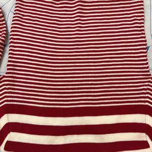 Red Lining Knitting Crop Top/ Sweater