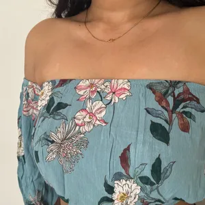 Off Shoulder Crop Top