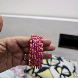 Pink Glass Bangles Set