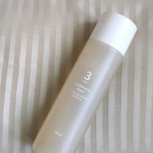 Numbuzin No.3 Super Glowing Essence Toner