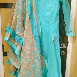 i bought this for my engagement i wore one day only and it is as new the gown is so beautiful the net sleeves and  with full embroided dupatta full size and plain leggings🤟