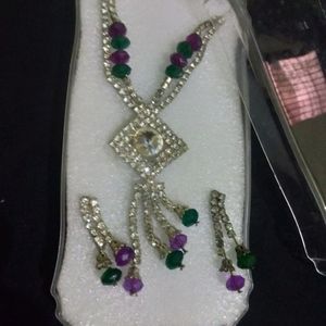 Purple And Green Diamonds Necklace Set