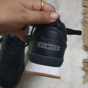 Skechers Sneaker (Authentic)