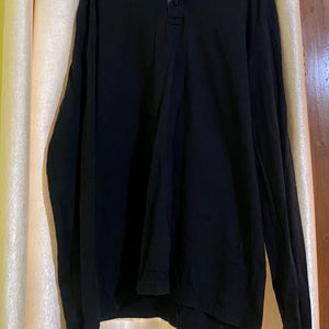 Black Very Comfortable Sweater