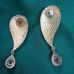 Golden Earing With Diamond Stones