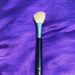 Pac Contour Brush