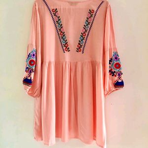 🌸 Embroidered Tunic 🌸