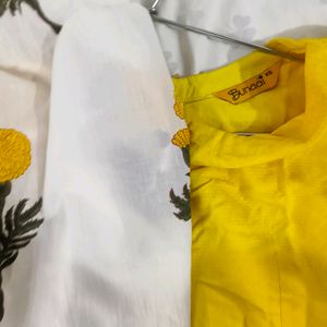 Yellow Kurta XS & Dupatta No Pant