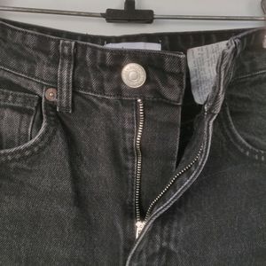 ZARA STRAIGHT FIT JEANS