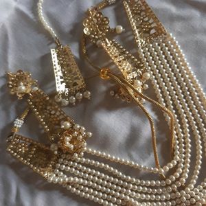 Beautiful Pearl Neaklace With Earings Tika