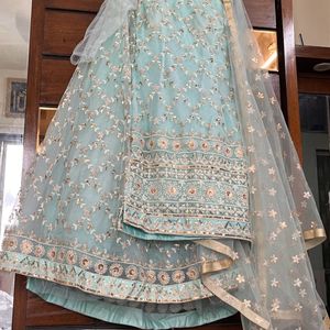 Pakistani Lehenga Oufit