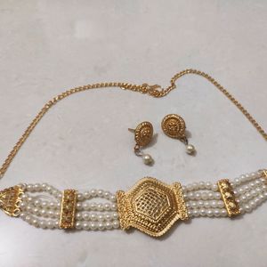 White Pearl And Golden Brose Chocker With Earings