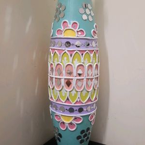 LIPPAN ART VASE