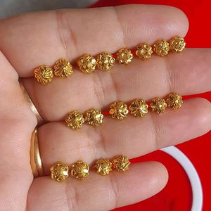 22crt Gold Studs