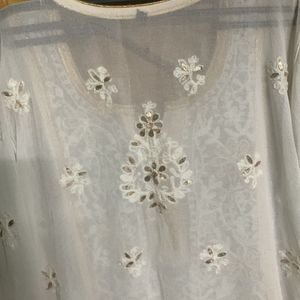 Beautiful White Lucknowi Chikankari Kurti