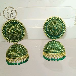 Beautiful Green And Golden Jhumka