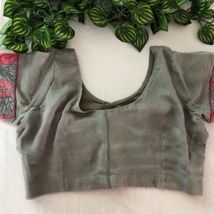 Grey&Pink Embroided Saree&Blouse(Women’s)