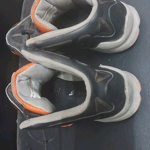 UNISEX BASKETBALL SHOES