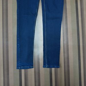 Y-02 Size 28 Slim Fit Women Denim Jeans