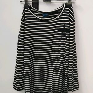 Black N White Striped Top Full Sleeves