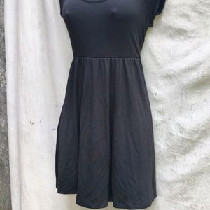 1.8.8 BLACK CUTE DRESS