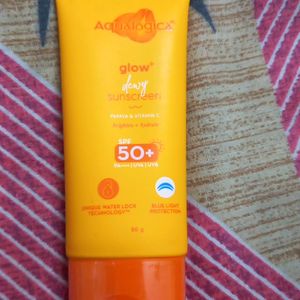 Aqualogica Glow+ Dewy Sunscreen