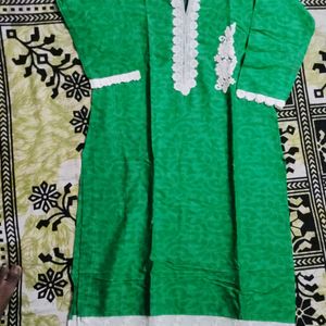 A Green Kurti  Size Is L Of Pure Cotton(100%)