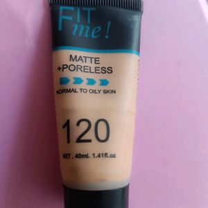 FIT ME poreless Foundation+ A Beauty Blender