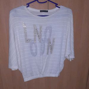 Soft Crop Top With Elastic At The Bottom .white Colour