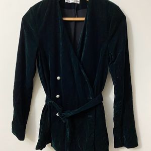 Valvet Jacket With Belt