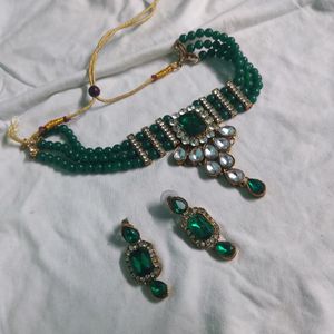 Beautiful Green Necklace Set