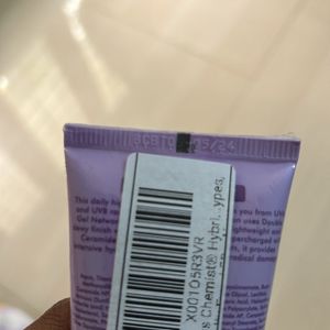 Sealed Berry Bright Sunscreen