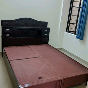 Queen size bed 5*6