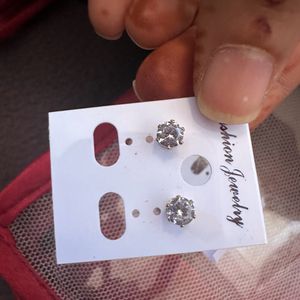 Round Diomond Studs