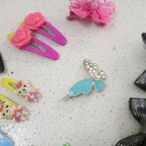 Pack Of 8 Hair Clips And 1 Bracelet