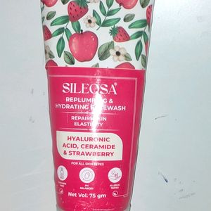 Sileosa Face Wash Straberry Apple Flavour 75g