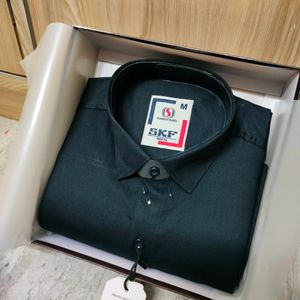 Black Solid Regular Fit Cotton Formal Shirt