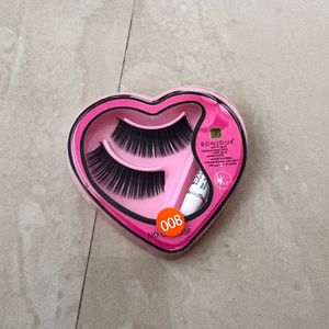 Eyelashes With Glue