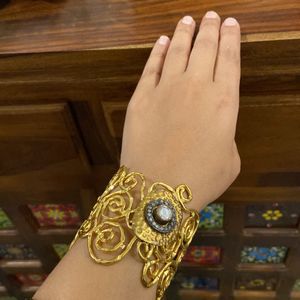 Queen Golden Bracelet