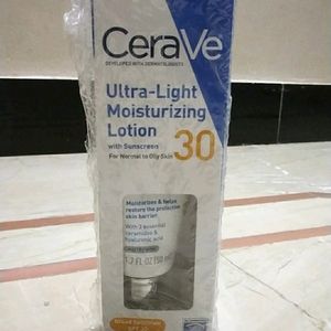 Ultra-Light Moisturizing Lotion With Sunscreen