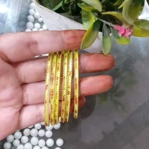 Combo Of 2 Beautiful Bangles