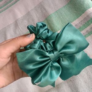 Satin Hair bow 🎀+2 Scrunchies