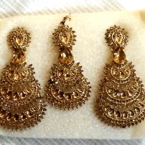 Golden Diamond Tikka And Earings Set