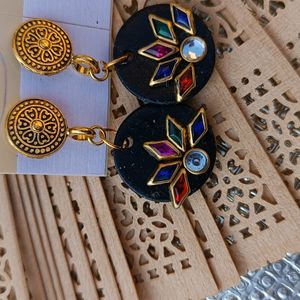 Multicolored earrings