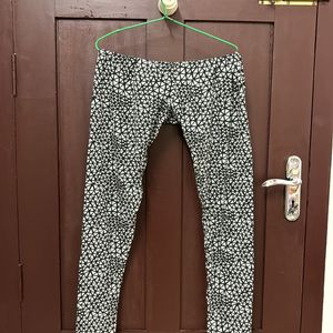 Stretchable Line Pattern Leggings For Women-XL Siz