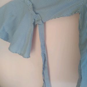 Blue Striped Top With Chain In The Back