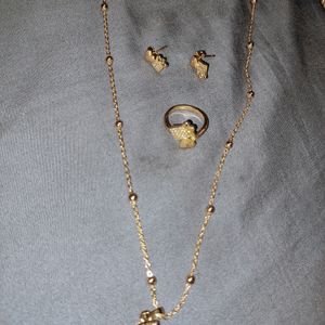 Pendent Set